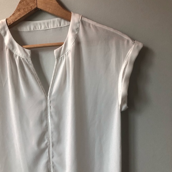 White Flowy Blouse - Picture 3 of 3